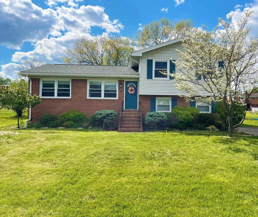 815 Lee Avenue Harrisonburg VA 22802