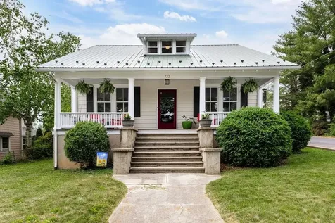 722 Alleghany Avenue Staunton VA 24401