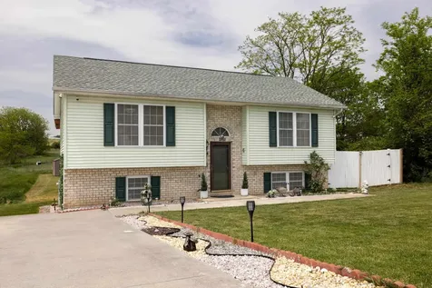 1861 Shenstone Drive Harrisonburg VA 22802