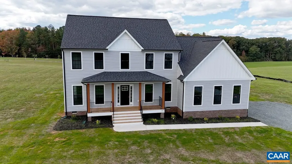 1783 Hollands Road Palmyra VA 22963