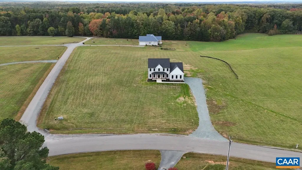 1783 Hollands Road Palmyra VA 22963