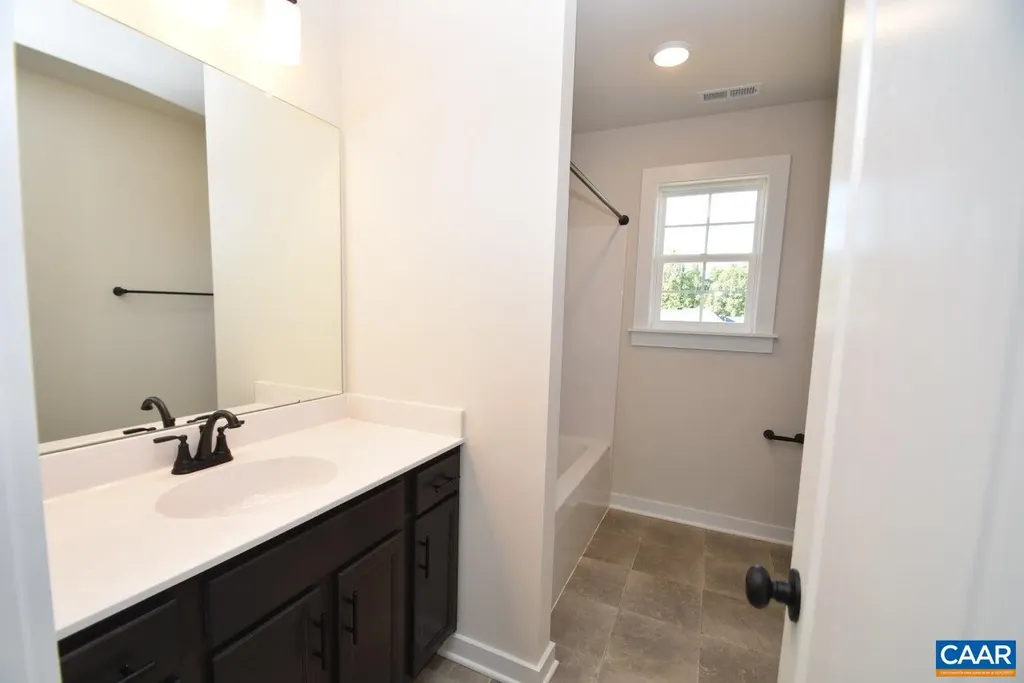 1783 Hollands Road Palmyra VA 22963