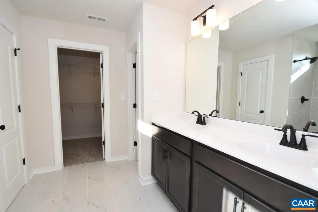 1783 Hollands Road Palmyra VA 22963