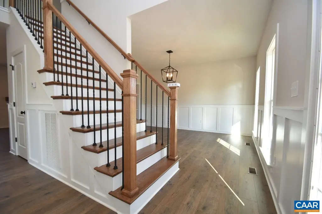 1783 Hollands Road Palmyra VA 22963