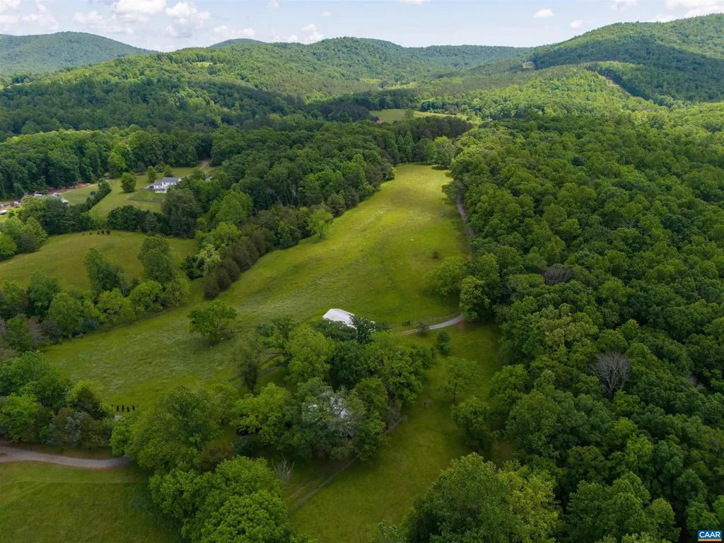 2605 High Fields Road Keswick VA 22947