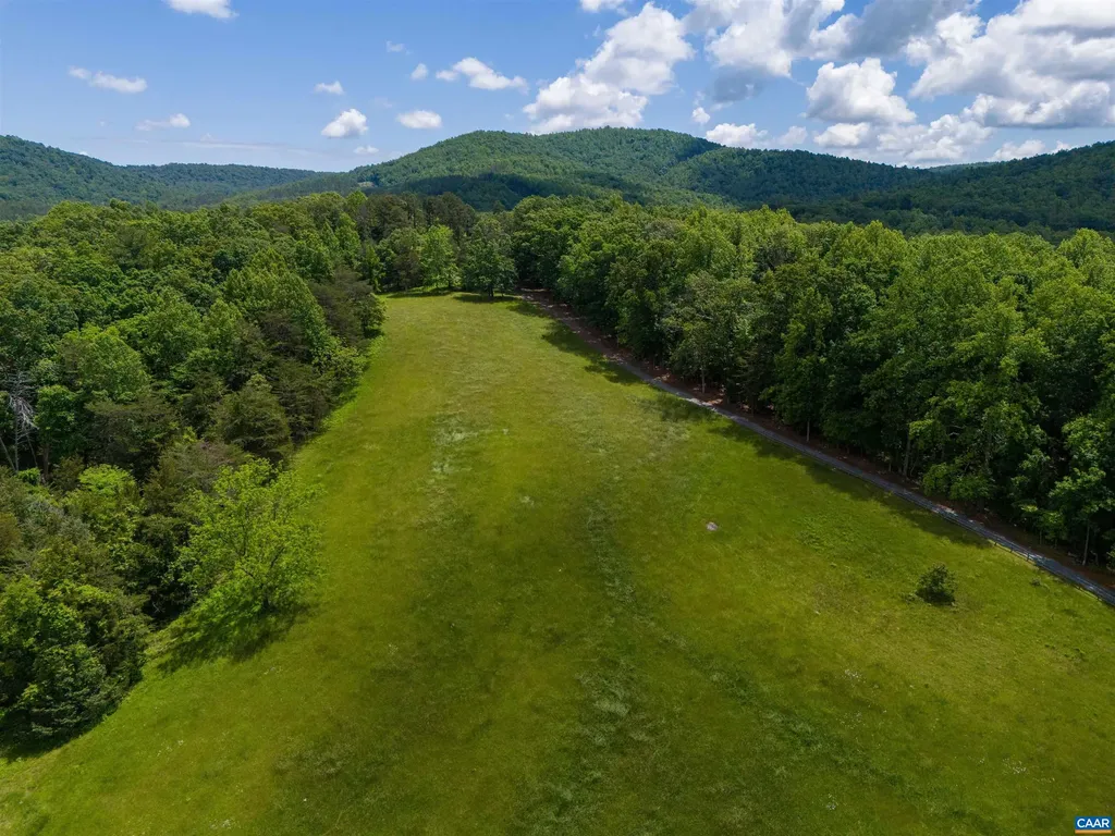 2605 High Fields Road Keswick VA 22947