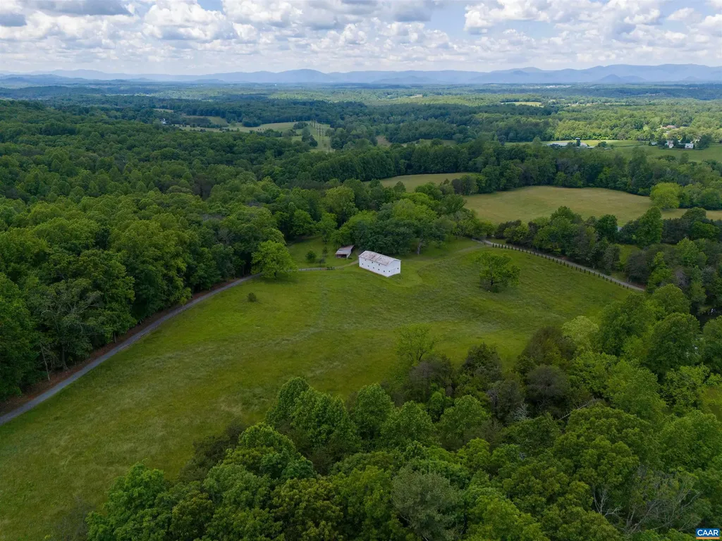 2605 High Fields Road Keswick VA 22947