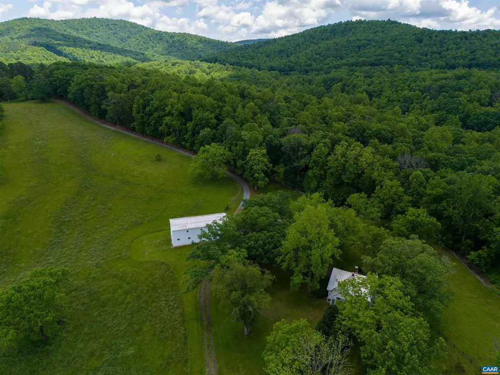 2605 High Fields Road Keswick VA 22947