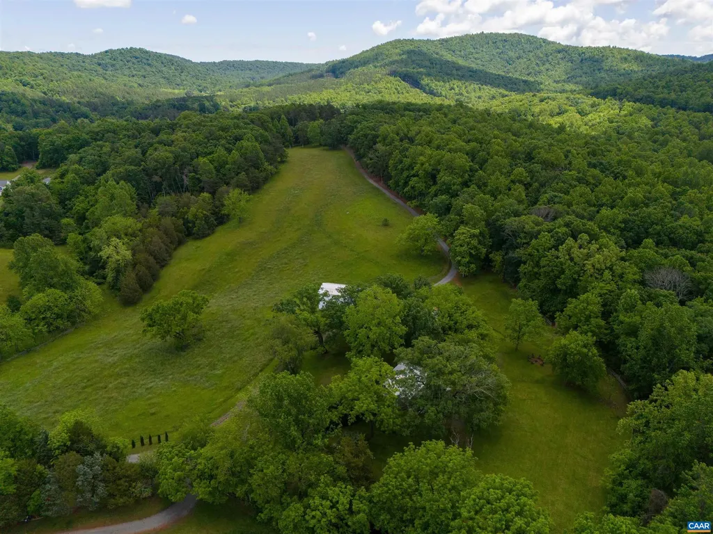 2605 High Fields Road Keswick VA 22947