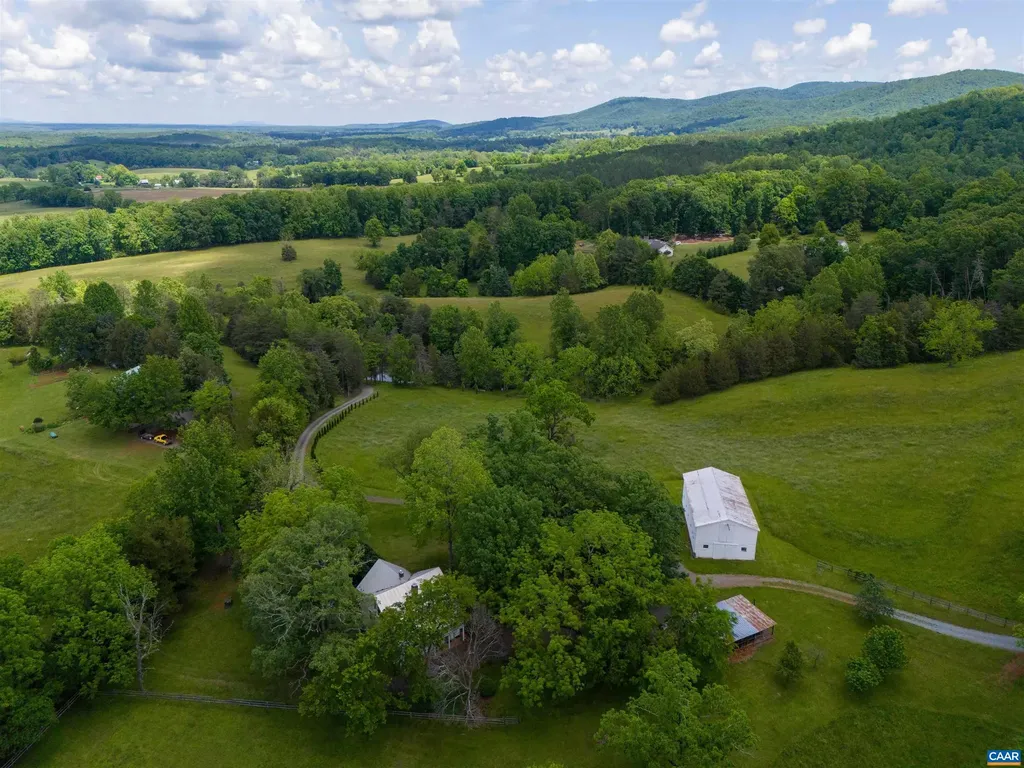 2605 High Fields Road Keswick VA 22947