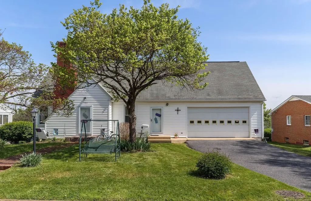 1703 Mulberry Street Waynesboro VA 22980
