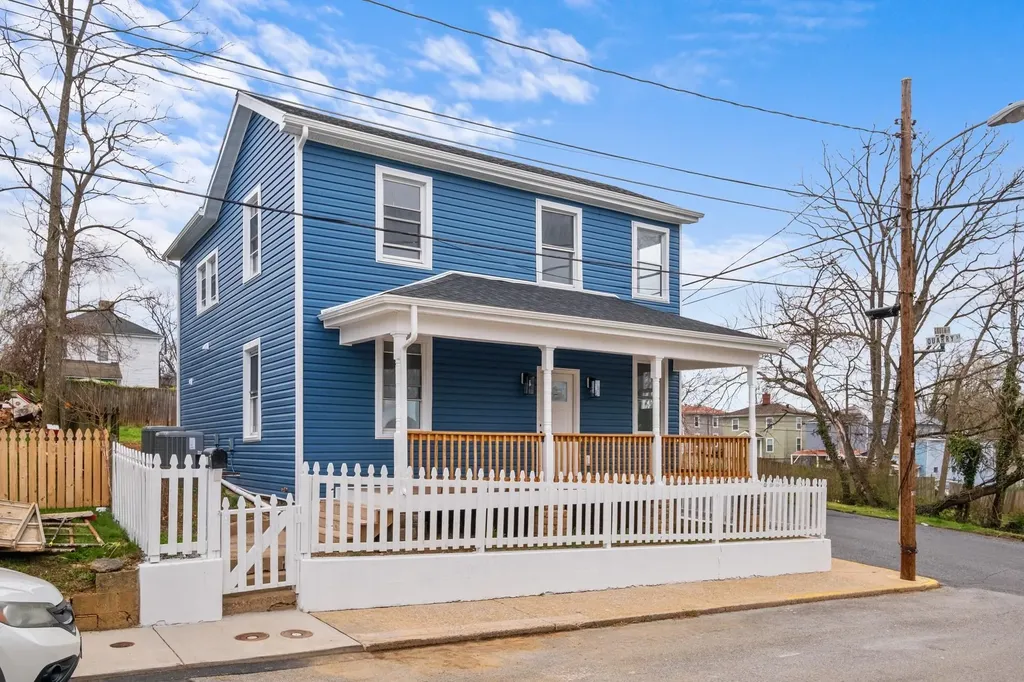 513 Gooch Street Staunton VA 24401