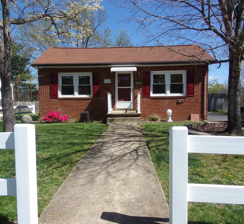 1623 Mulberry Street Waynesboro VA 22980