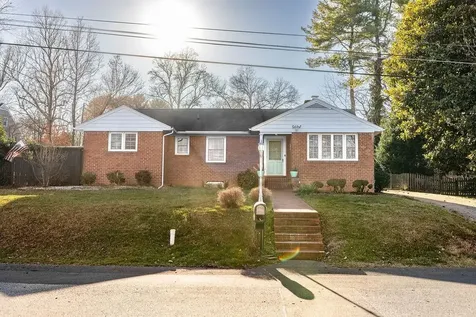 1024 Warwick Drive Staunton VA 24401
