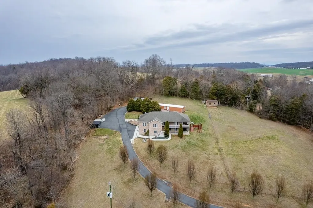 3240 Scenic Highway Mount Solon VA 22843