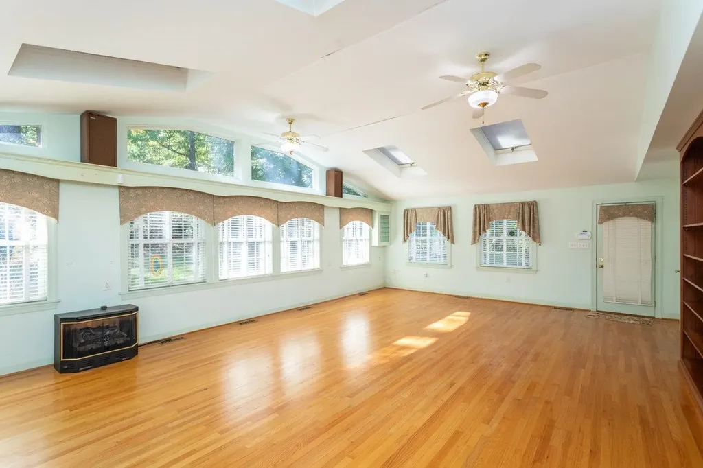 71 First Street Fishersville VA 22939