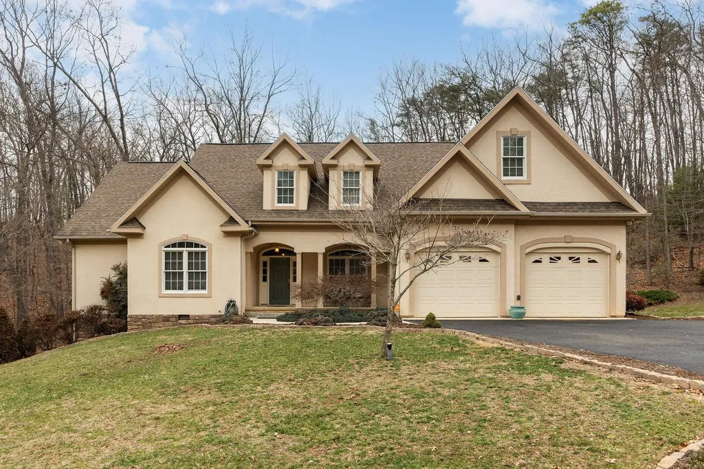 75 Robindale Court Buena Vista VA 24416