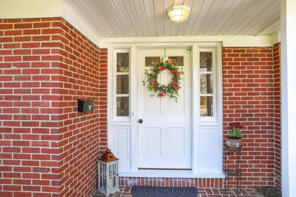 776 Rosser Avenue Waynesboro VA 22980