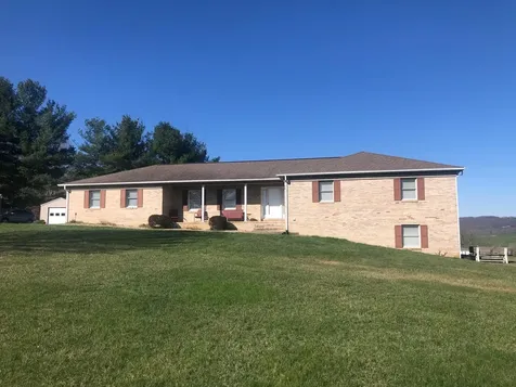 89 Meadowbrook Drive Stuarts Draft VA 24477