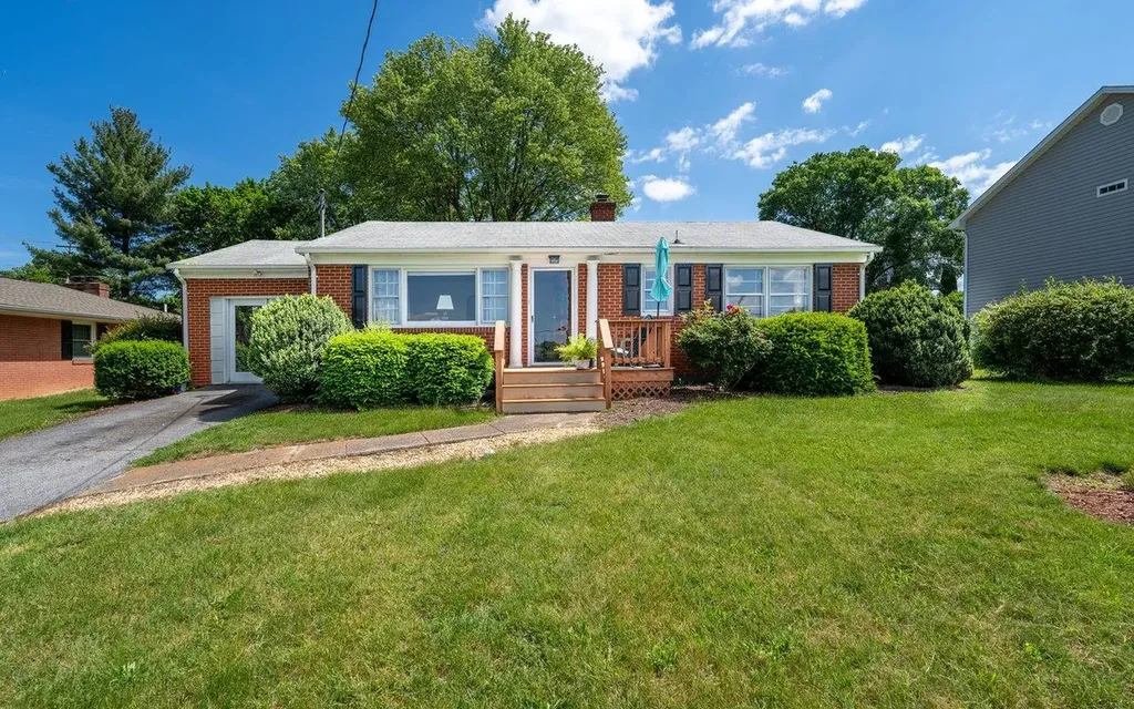 103 Luray Avenue Luray VA 22835