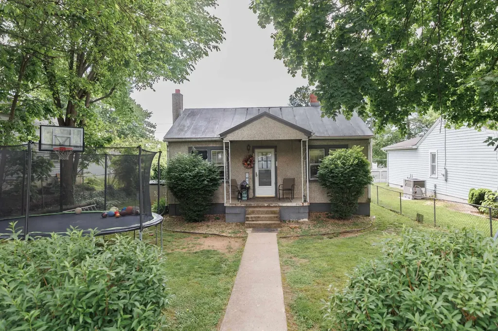 2225 Pine Avenue Buena Vista VA 24416