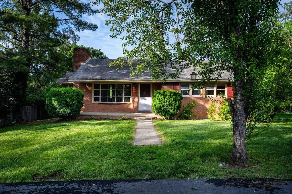 216 Orchard Lane Harrisonburg VA 22801