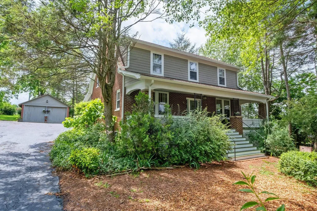 1808 Churchville Avenue Staunton VA 24401