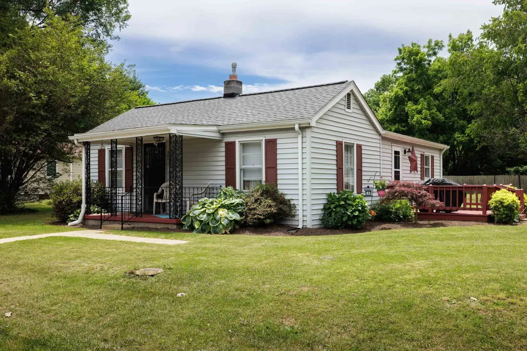 1710 A Street Waynesboro VA 22980