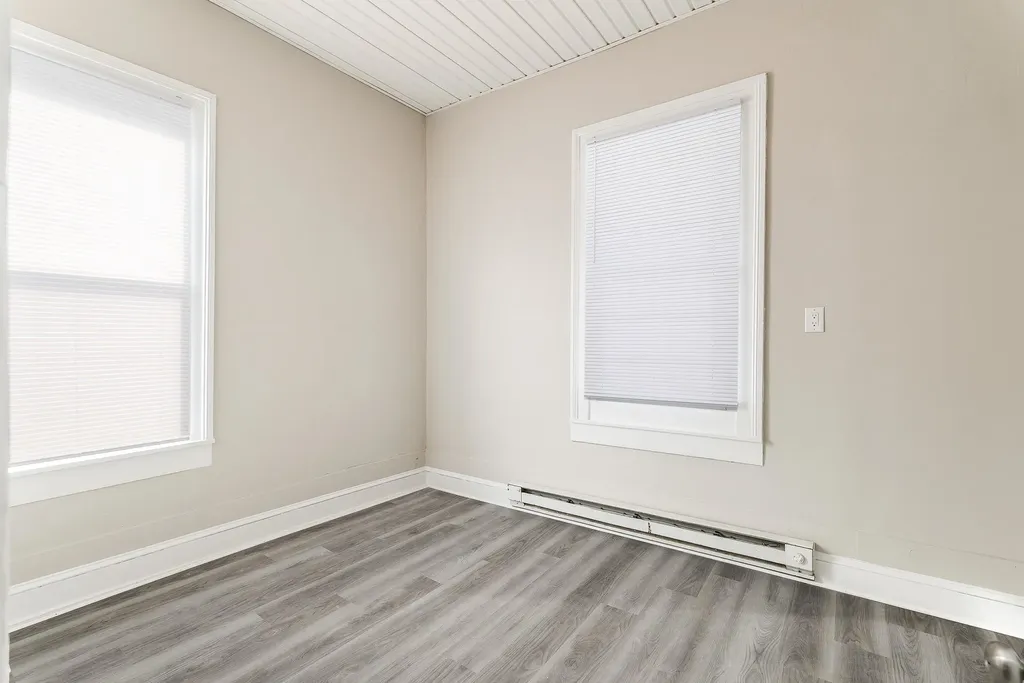 203 Main Street N Broadway VA 22815