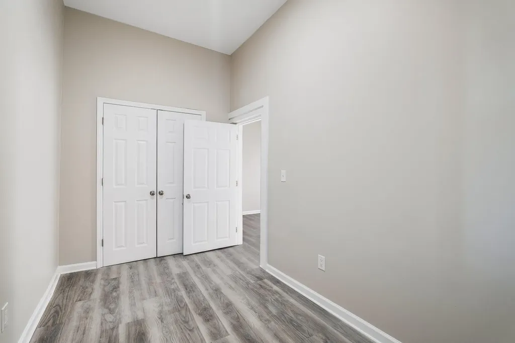 203 Main Street N Broadway VA 22815