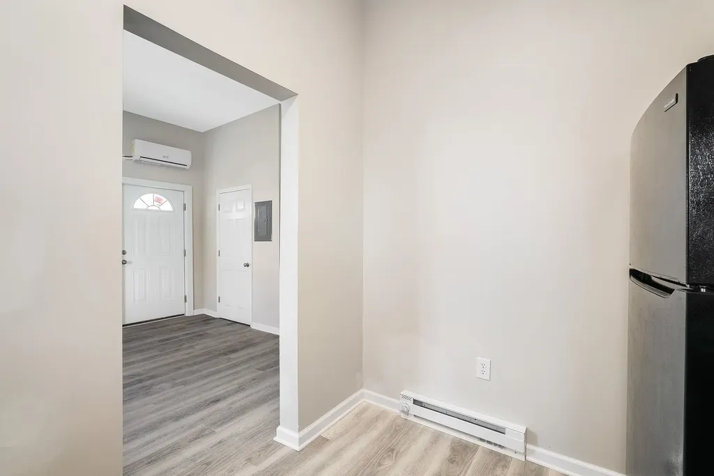 203 Main Street N Broadway VA 22815