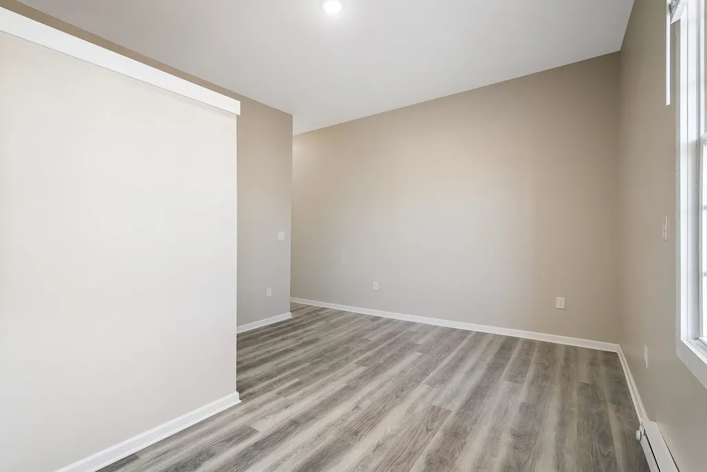 203 Main Street N Broadway VA 22815