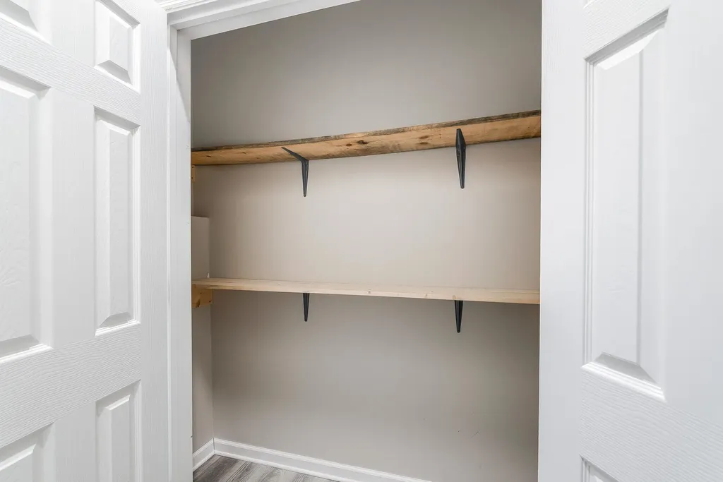 203 Main Street N Broadway VA 22815