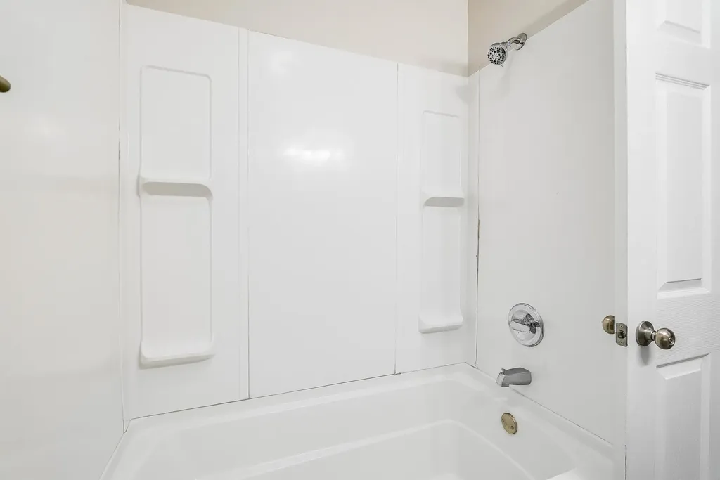 203 Main Street N Broadway VA 22815