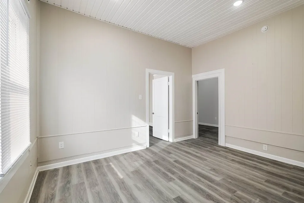 203 Main Street N Broadway VA 22815