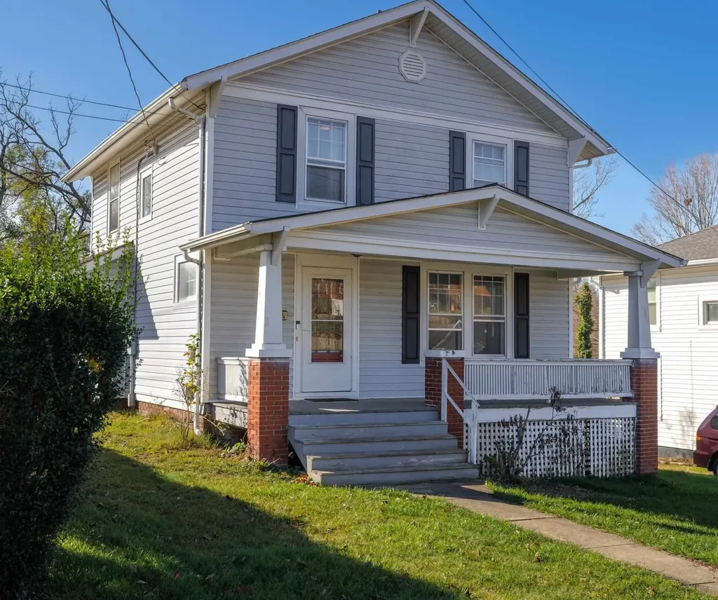 702 Gypsy Avenue Staunton VA 24401