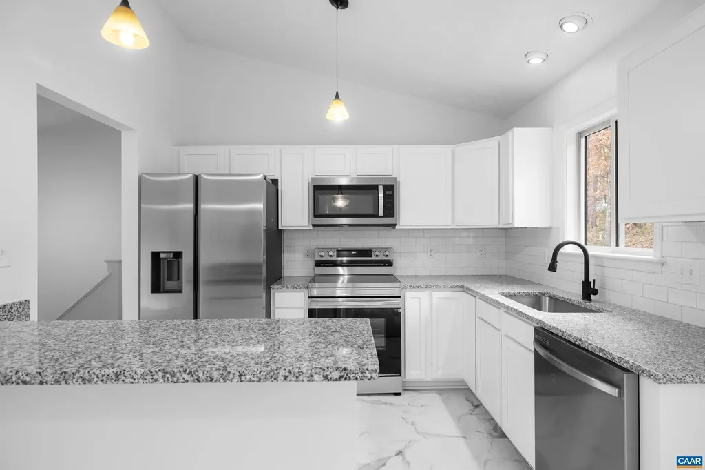 33 Brougham Road Palmyra VA 22963