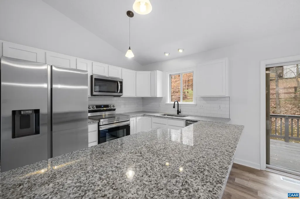 33 Brougham Road Palmyra VA 22963