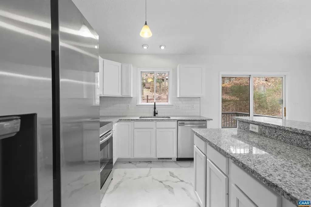 33 Brougham Road Palmyra VA 22963