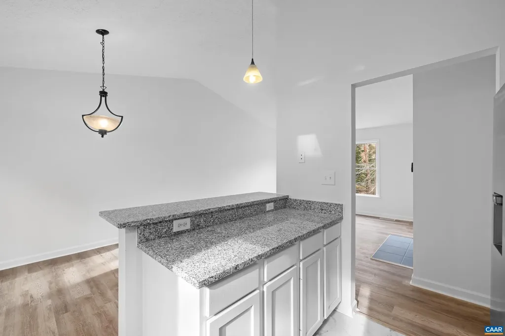 33 Brougham Road Palmyra VA 22963