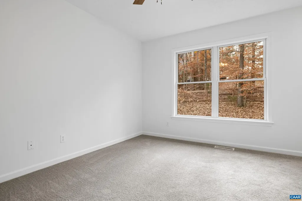 33 Brougham Road Palmyra VA 22963