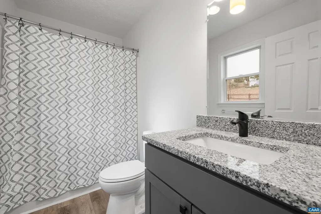 33 Brougham Road Palmyra VA 22963