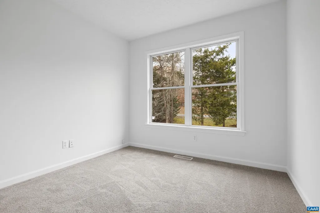 33 Brougham Road Palmyra VA 22963