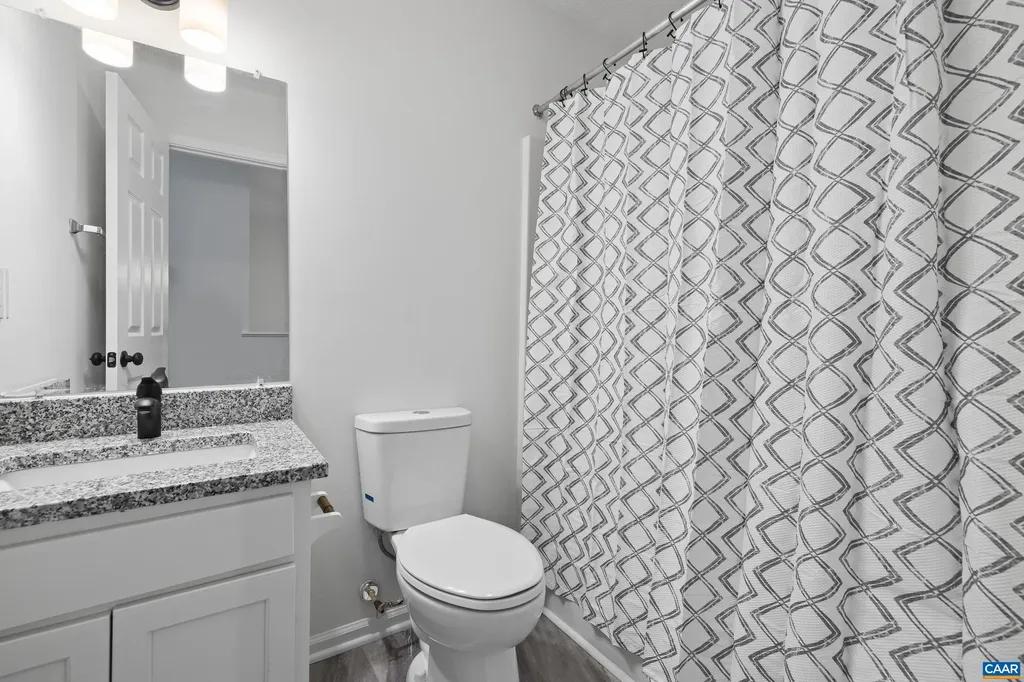 33 Brougham Road Palmyra VA 22963