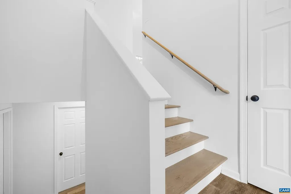 33 Brougham Road Palmyra VA 22963