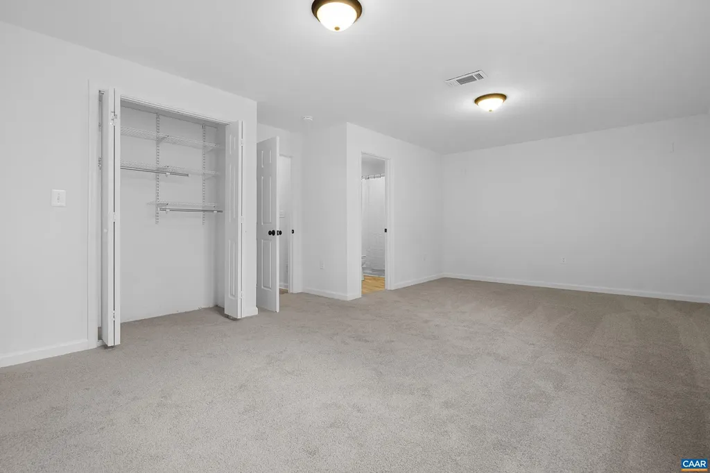 33 Brougham Road Palmyra VA 22963