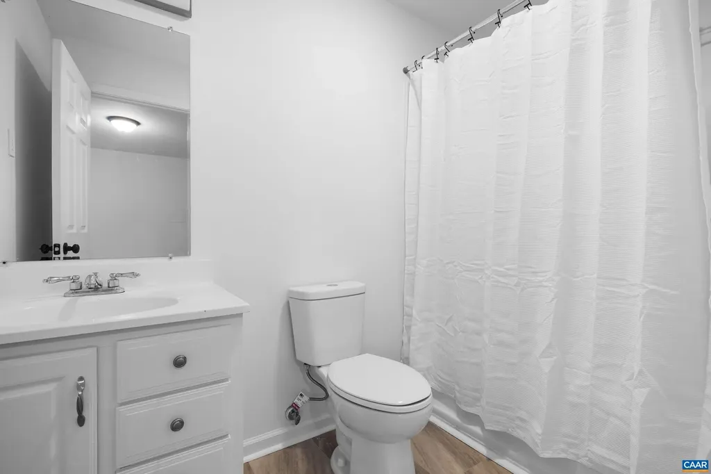 33 Brougham Road Palmyra VA 22963