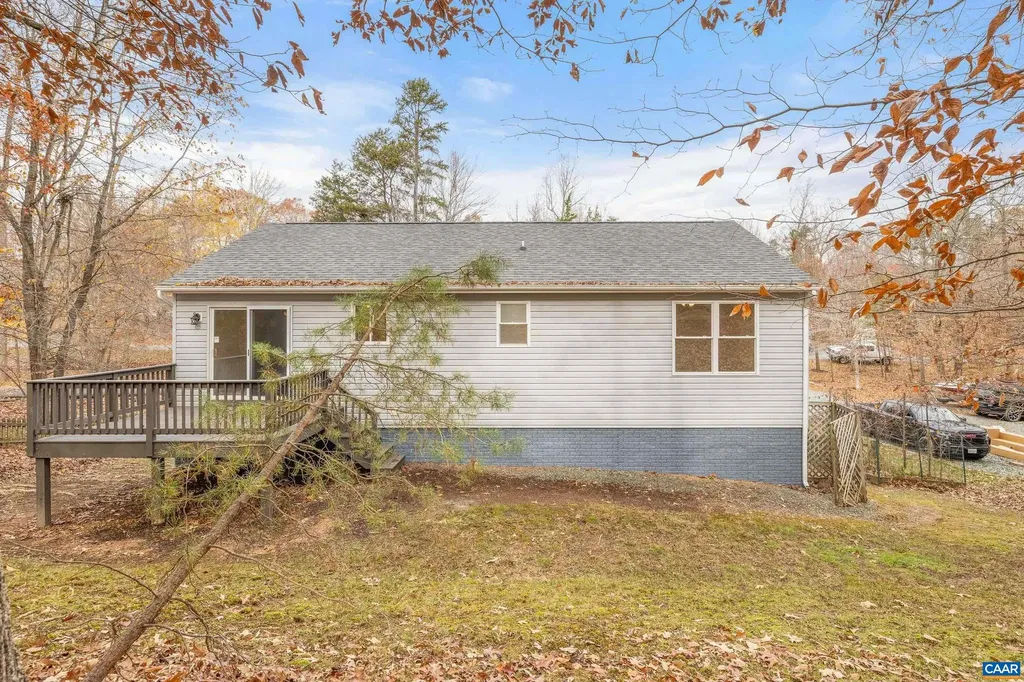 33 Brougham Road Palmyra VA 22963