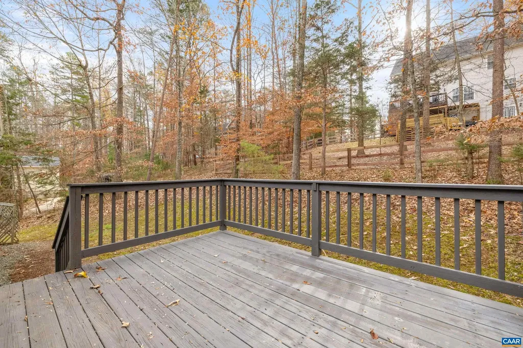 33 Brougham Road Palmyra VA 22963