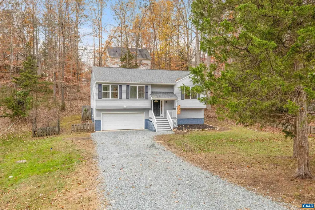 33 Brougham Road Palmyra VA 22963
